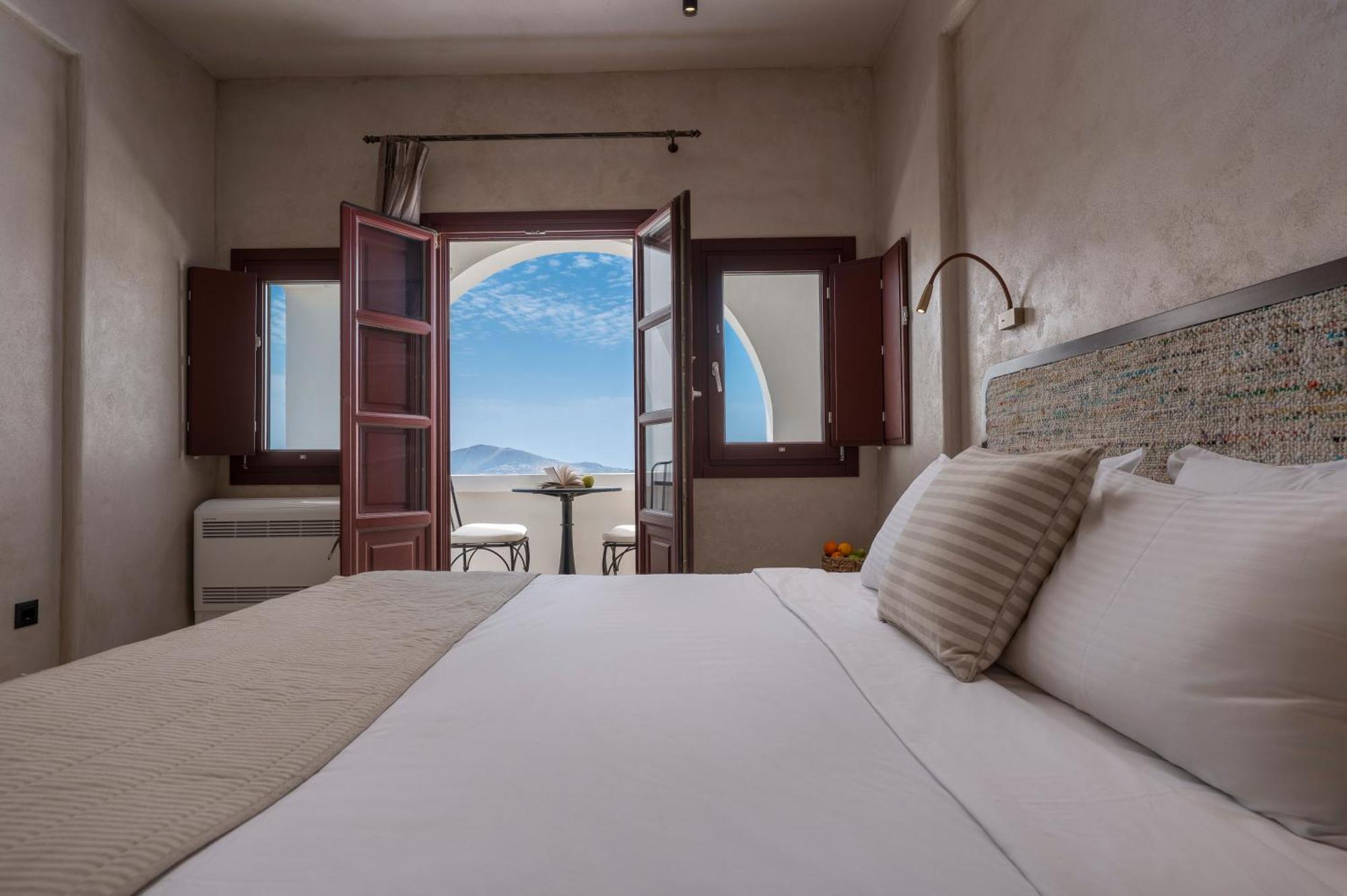 Meroviglia Boutique * Imerovigli (Santorini)